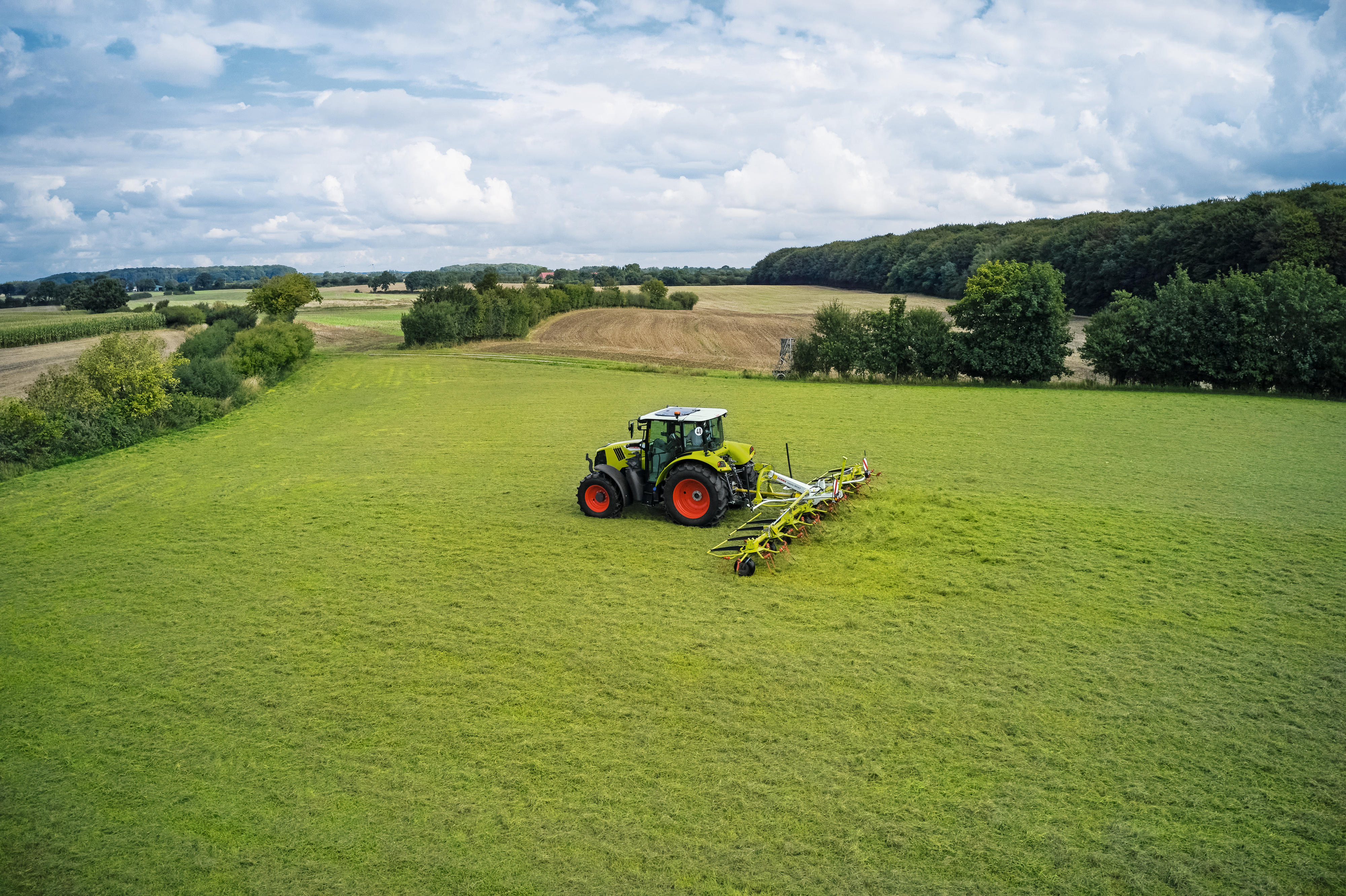 VOLTO mounted tedders | CLAAS